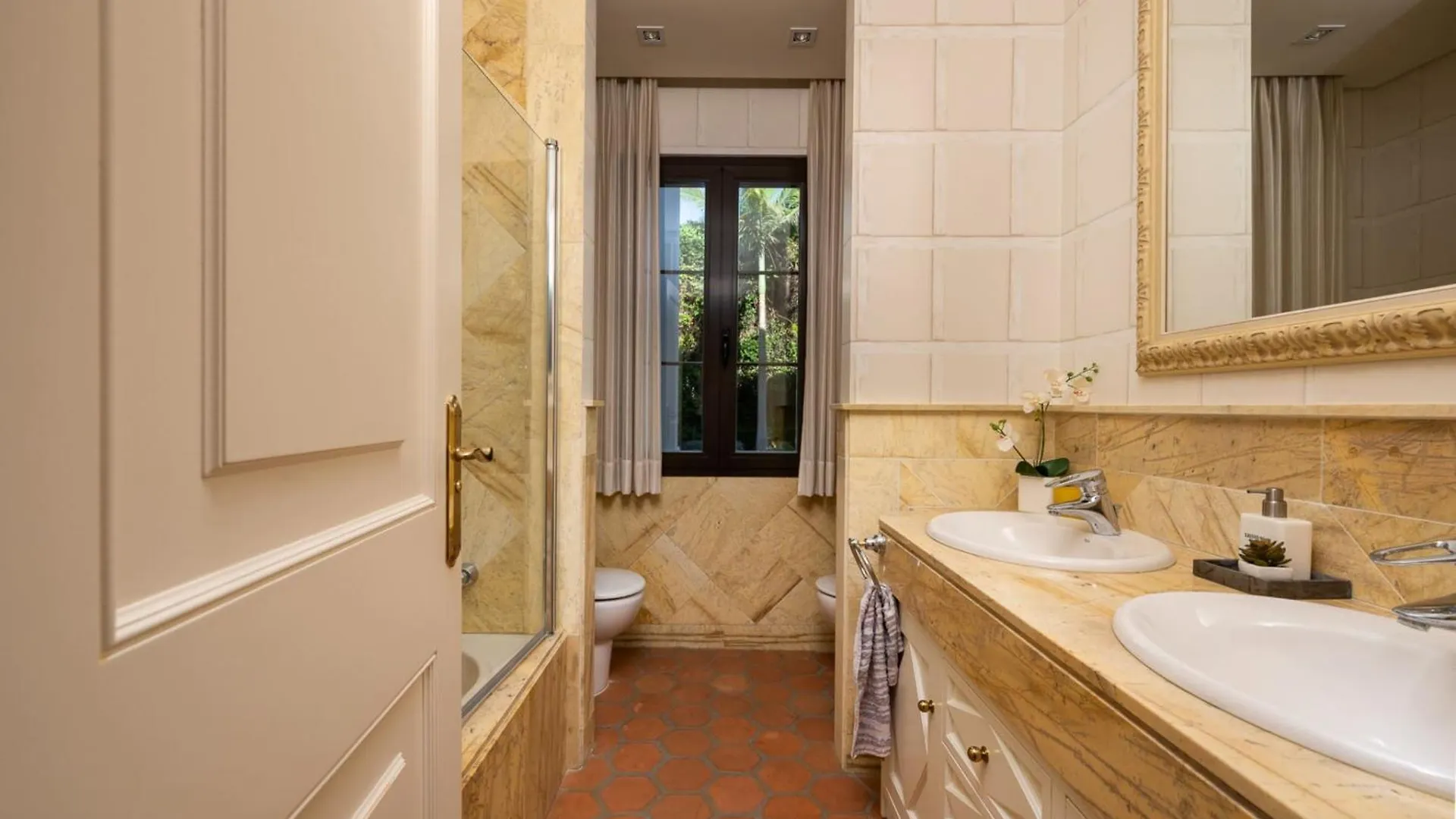 Millie Mansion An Ultimate Luxury Villa For Rent In Marbella 0*,